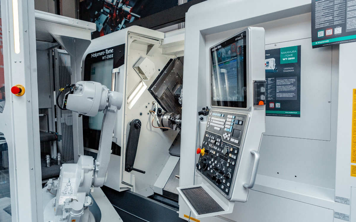 Presentation of possibilities for the machine tool industry in 2025 - Nakamura-Tome